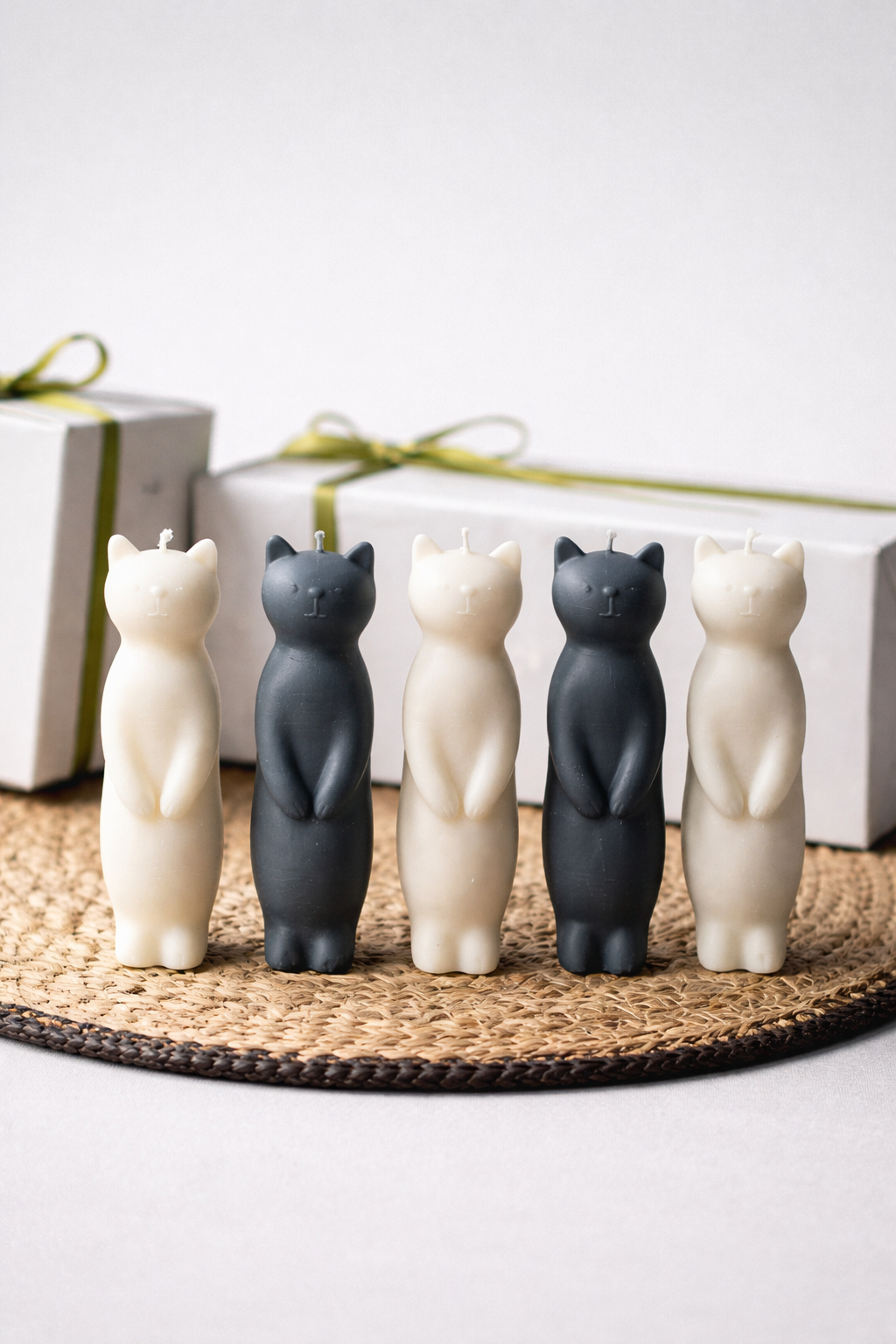 Cat-shaped candle - natural soy wax - Cat lover Gift - Unscented
