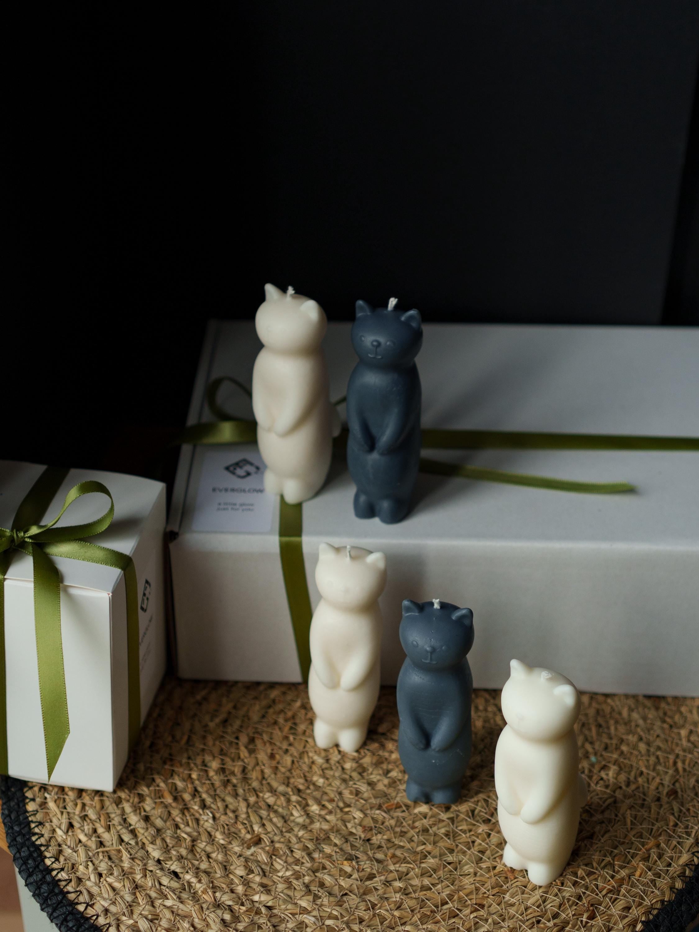 Cat-shaped candle - natural soy wax - Cat lover Gift - Unscented