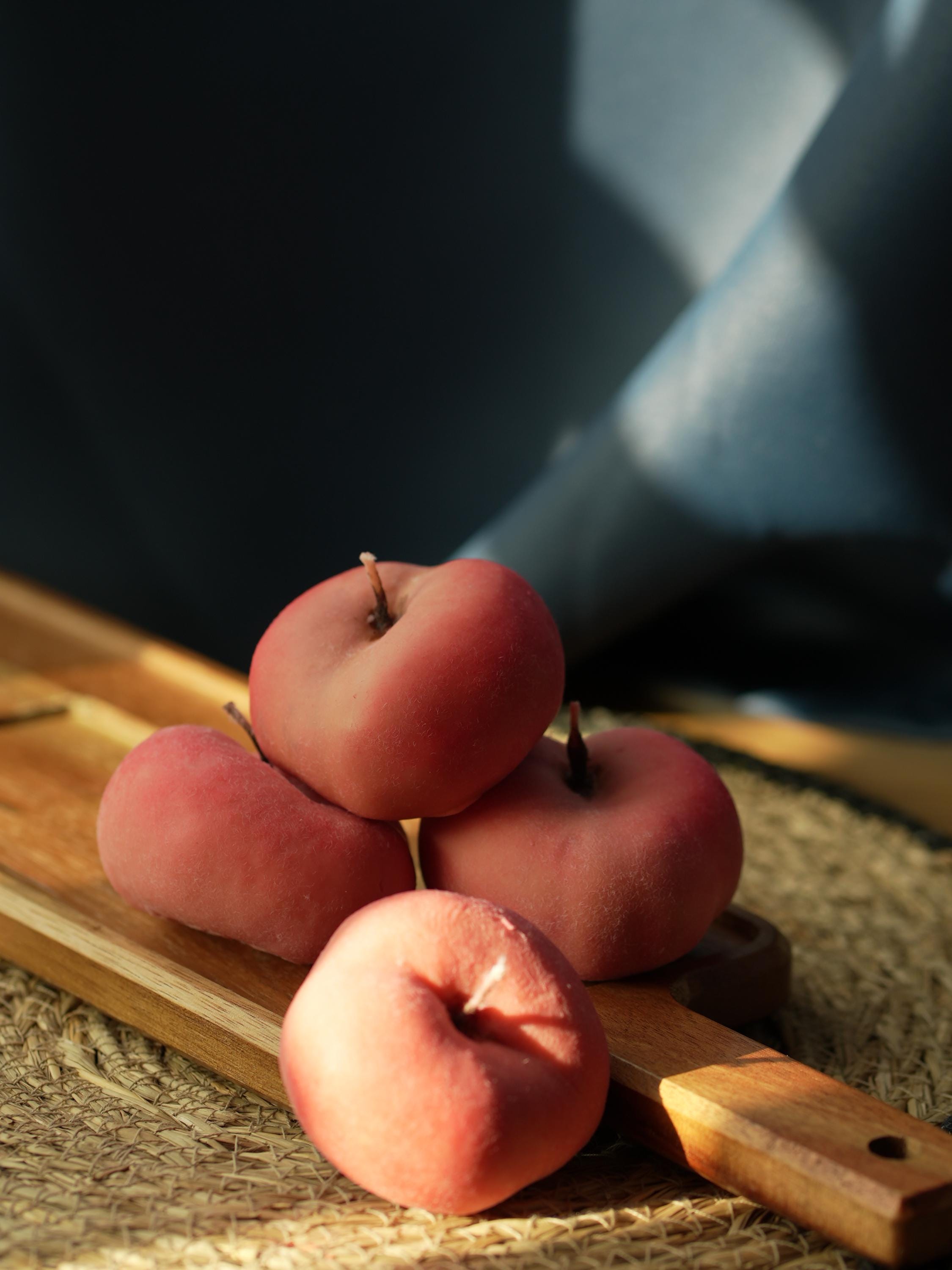 Handmade Peach Candle: Realistic Soy Wax Fruit Candle