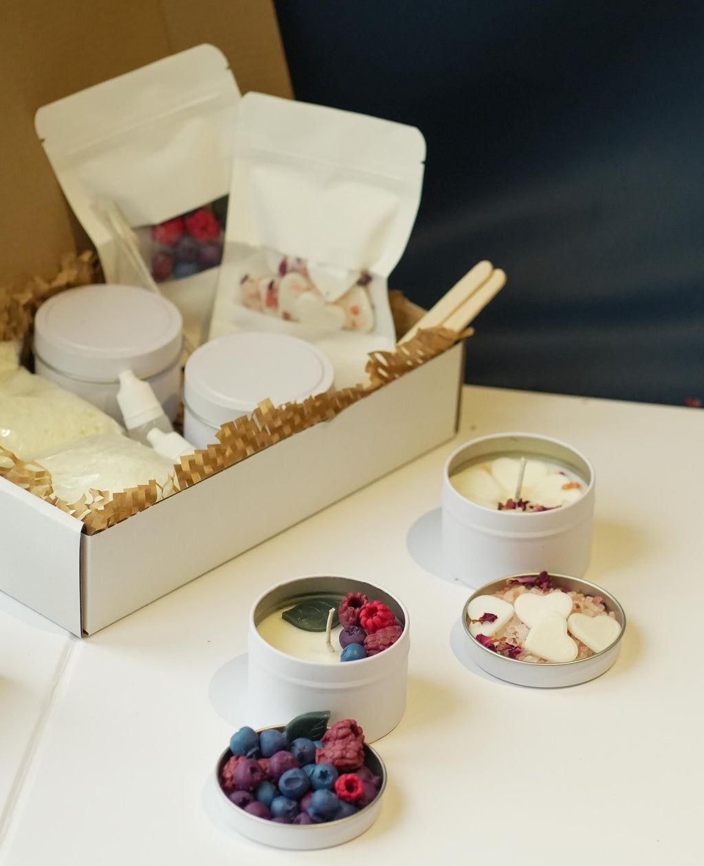 Wild Berries & Roses DIY Candle Making Kit: Natural Soy Wax, Floral Decorations